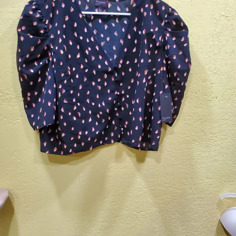 Free Press NWT Puff Sleeve Floral Crop Top XXL Black Pink - Picture 4 of 9
